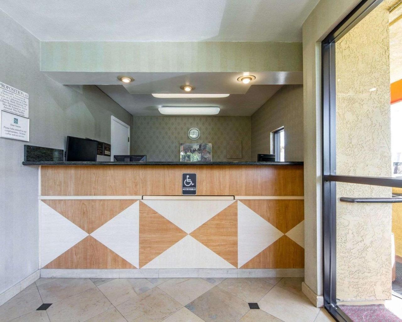 Quality Inn Oakland Airport Exterior foto
