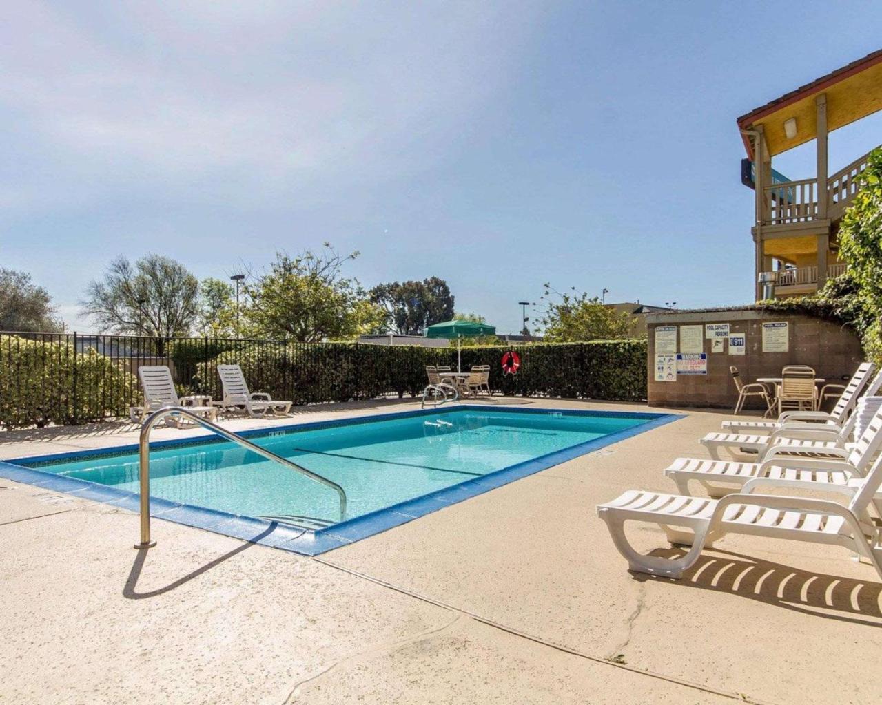 Quality Inn Oakland Airport Exterior foto